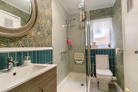 8 Chestnut Walk, Wakefield, WF2 0TX