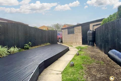 8 Chestnut Walk, Wakefield, WF2 0TX