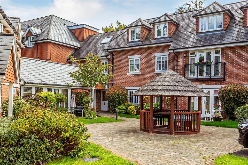 WARREN COURT, ASHTEAD, KT21 2 bed retirement property for sale £420,000