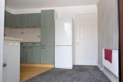 17 Bottomfield Close, Oldham, OL1 4AT