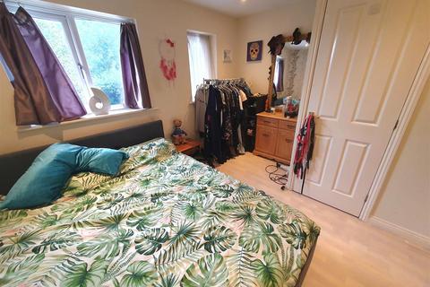 23 Berkeley Close, Nuneaton, CV11 5XH