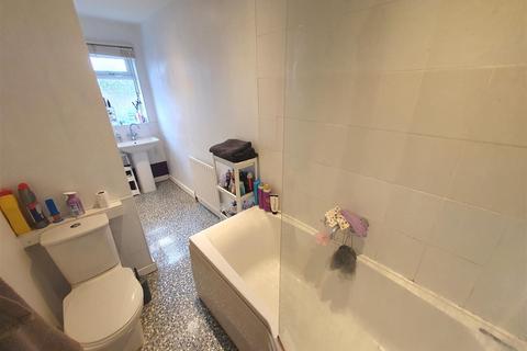 23 Berkeley Close, Nuneaton, CV11 5XH