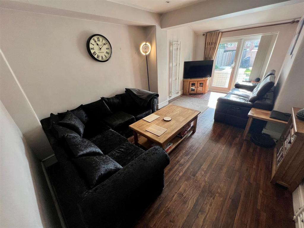 Extended lounge