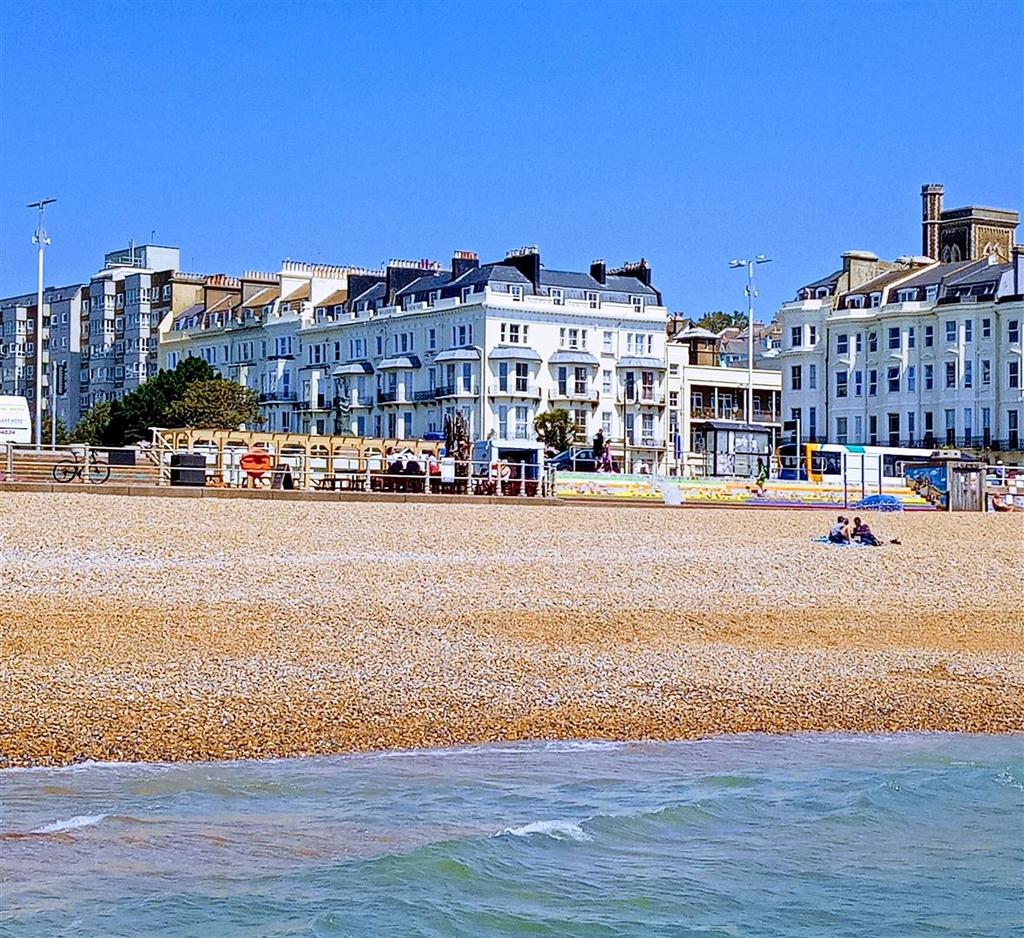 Warrior Square, St. Leonardsonsea 1 bed flat for sale £300,000
