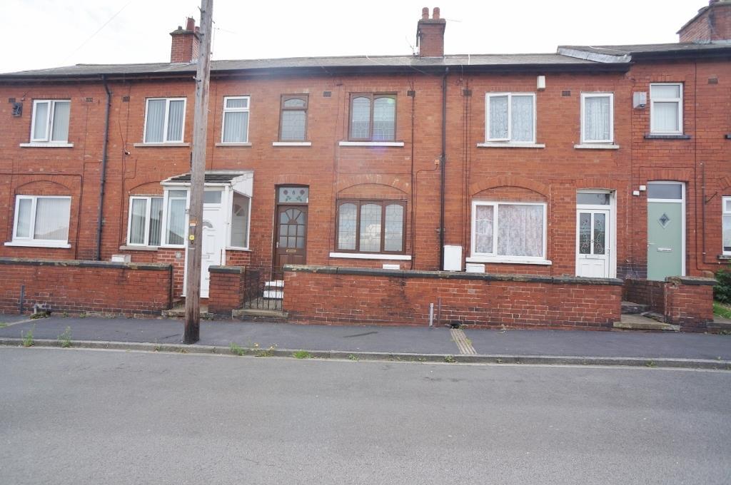 Lightfoot Avenue, Castleford 3 bed terraced house £750 pcm (£173 pw)