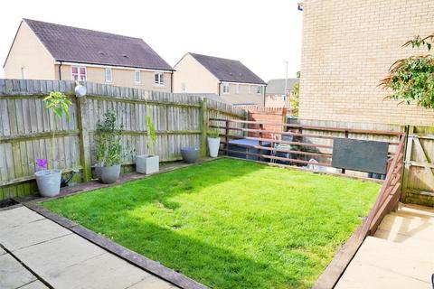 3 bedroom terraced house for sale, Dakota Drive, Calne