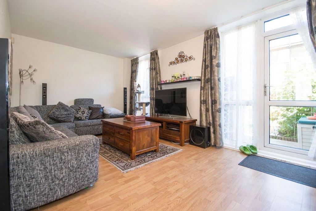 Dunston Road, Battersea SW11 2 bed terraced house to rent £2,150 pcm