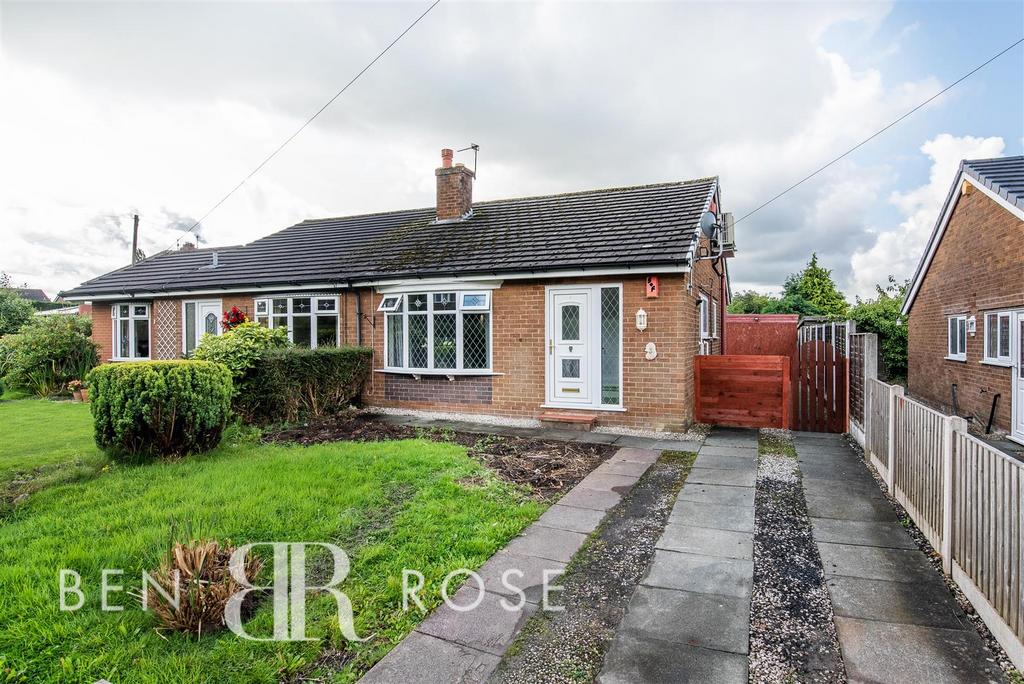 Coupe Green, Hoghton, Preston 2 bed semidetached bungalow for sale £
