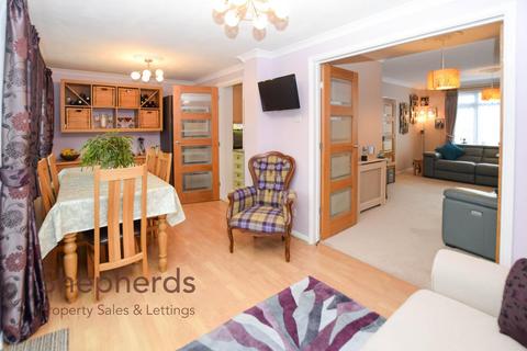 46 Penton Drive, Cheshunt, Waltham Cross, EN8 9RT