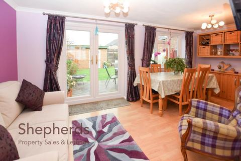 46 Penton Drive, Cheshunt, Waltham Cross, EN8 9RT