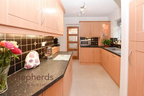 46 Penton Drive, Cheshunt, Waltham Cross, EN8 9RT