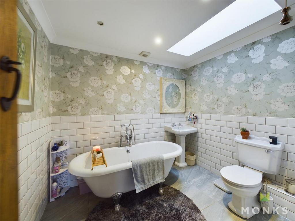 CAM01348 G0-PR0160-STILL001.jpg