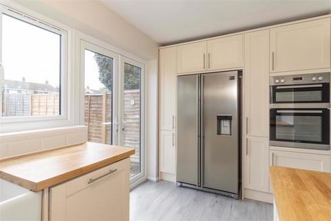 14 Lychpole Walk, Goring By Sea, Worthing, BN12 6NN