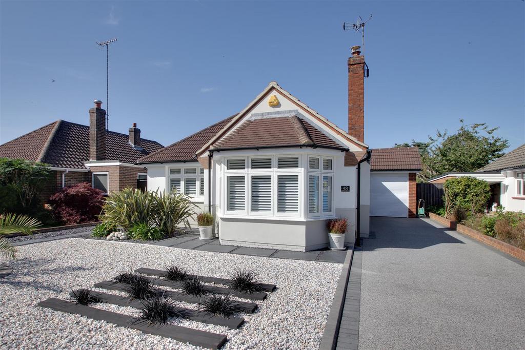 Midhurst Drive, Ferring, Worthing 3 bed detached bungalow for sale £