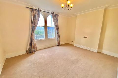 2 bedroom end of terrace house for sale, Greens End Road, Meltham, Holmfirth