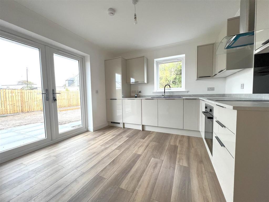 10 Alexander Park, Arabella, Tain IV19 1QG 3 bed semidetached bungalow