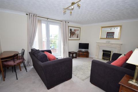 2 bedroom flat for sale, Riverside Court, South Shields