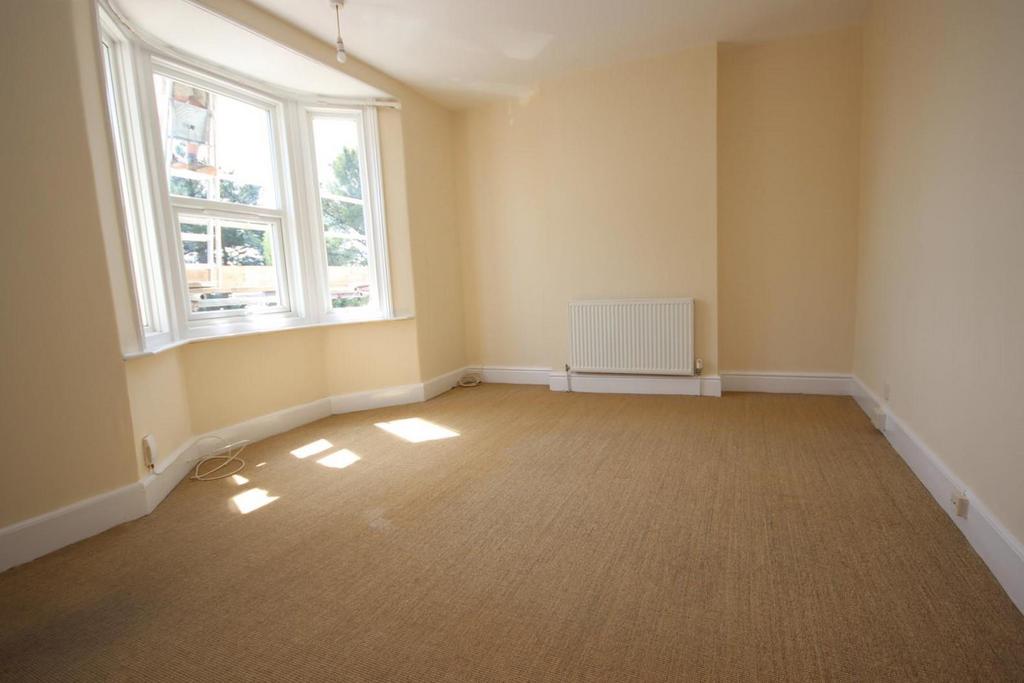 Bedroom 1 (Large).JPG