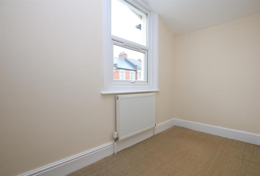 Bedroom 3 (Large).JPG