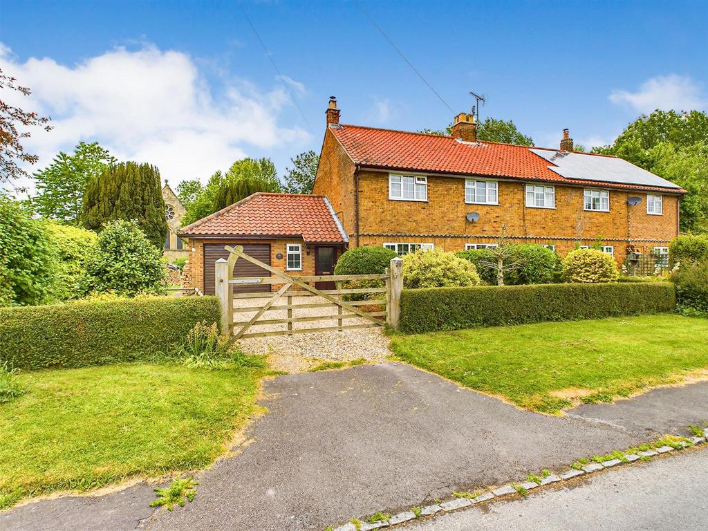 Main Street, Kirkburn, Driffield 3 bed semidetached house £265,000