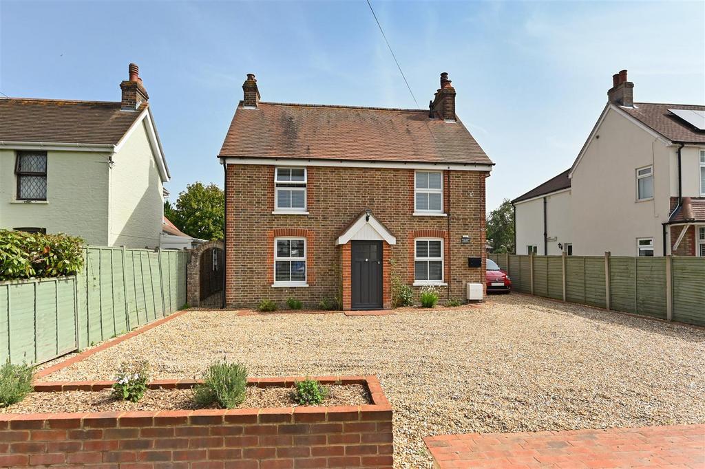 Fontwell Avenue, Eastergate 3 bed detached house for sale £525,000