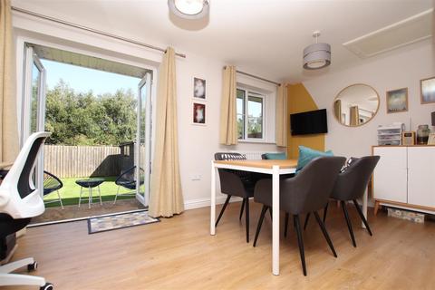 3 bedroom end of terrace house for sale - Chaucer Grove, Exeter