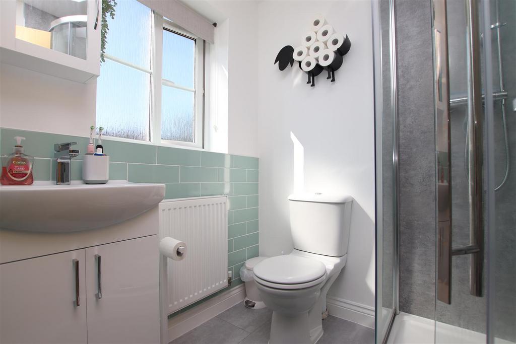 Ensuite.JPG