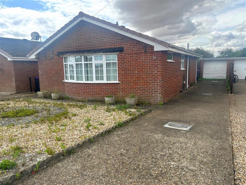 Marian Avenue, Mablethorpe 2 bed detached bungalow for sale £185,000