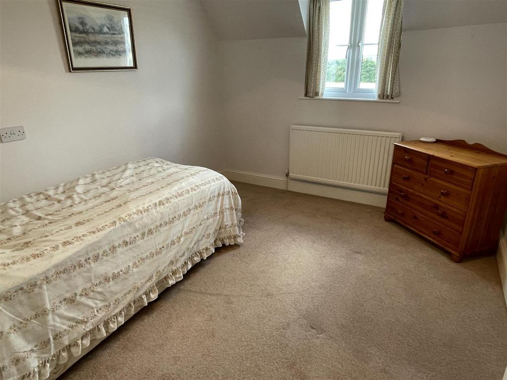 Bedroom 2.JPG