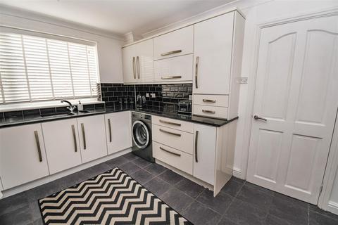 3 bedroom end of terrace house for sale, Hunsley Avenue, Hull