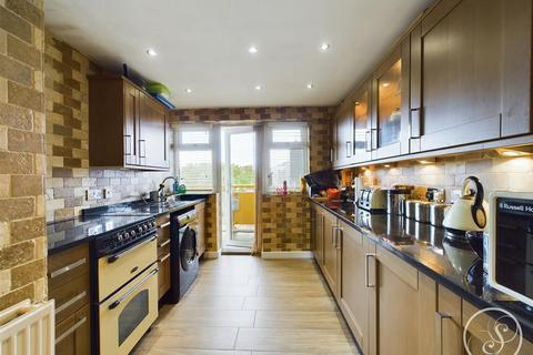 2 bedroom flat for sale - The Lane, Leeds