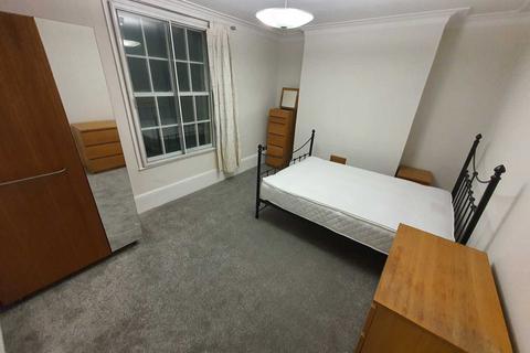 1 bedroom in a house share to rent, Caversham Road, Reading RG1