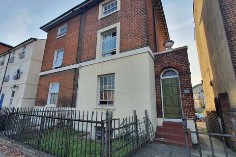 1 bedroom in a house share to rent, Caversham Road, Reading RG1