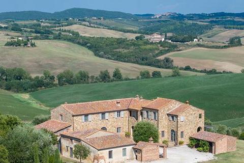 12 bedroom farm house - Asciano, Tuscany