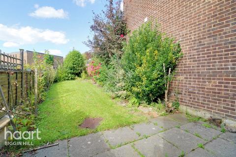 10 Temple Road, Biggin Hill, Westerham, TN16 3UH