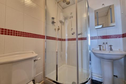 105 Dock View Road, Barry, CF63 3QQ