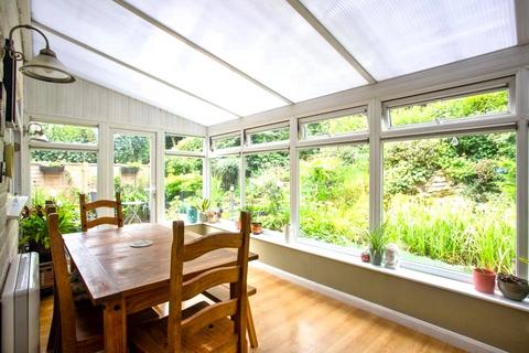 16 Springfield Park, Tisbury, Salisbury, SP3 6QN