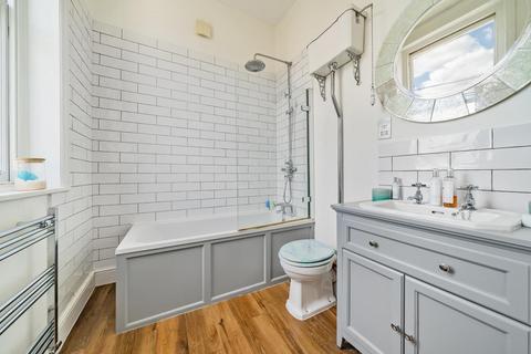 Flat D, 72 Wimbledon Park Road, London, SW18 5SH