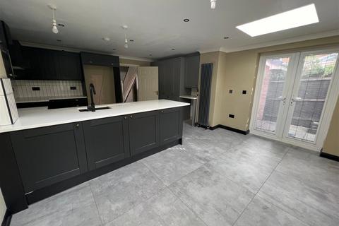2 Birkby Close, Hamilton, Leicester, LE5 1PS