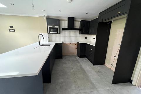 2 Birkby Close, Hamilton, Leicester, LE5 1PS