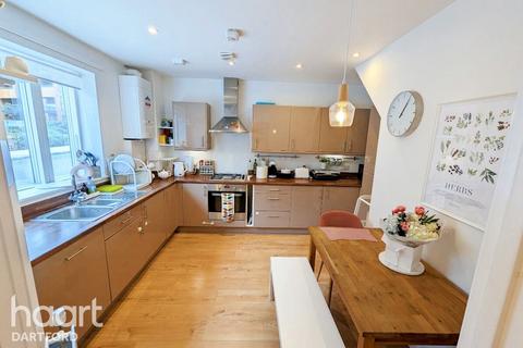 14 Callender Road, Erith, DA8 3DD