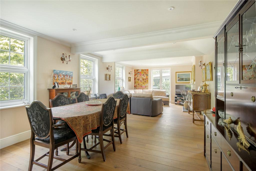Sitting/Dining Room
