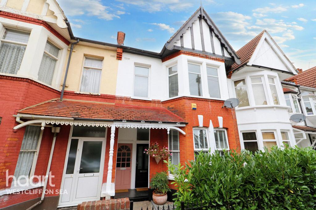 Fleetwood Avenue, WestcliffOnSea 2 bed flat for sale £230,000
