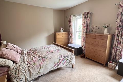 Buckland House, 2 Queen Street, Llandovery, SA20 0BU