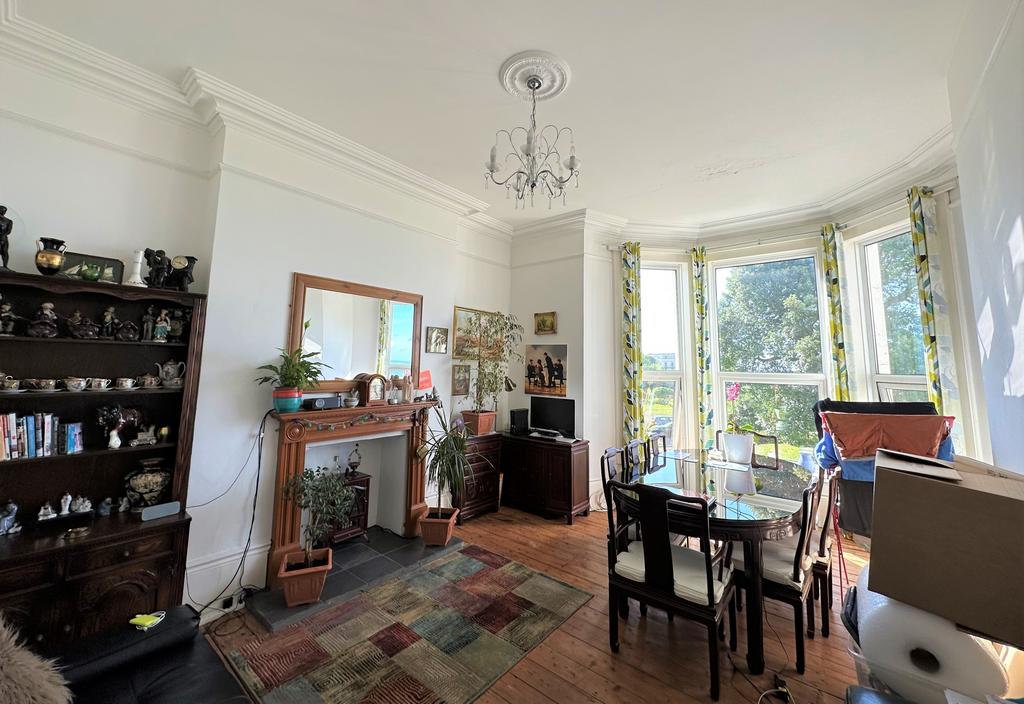 Alexandra Terrace, Exmouth EX8 1 bed flat £925 pcm (£213 pw)
