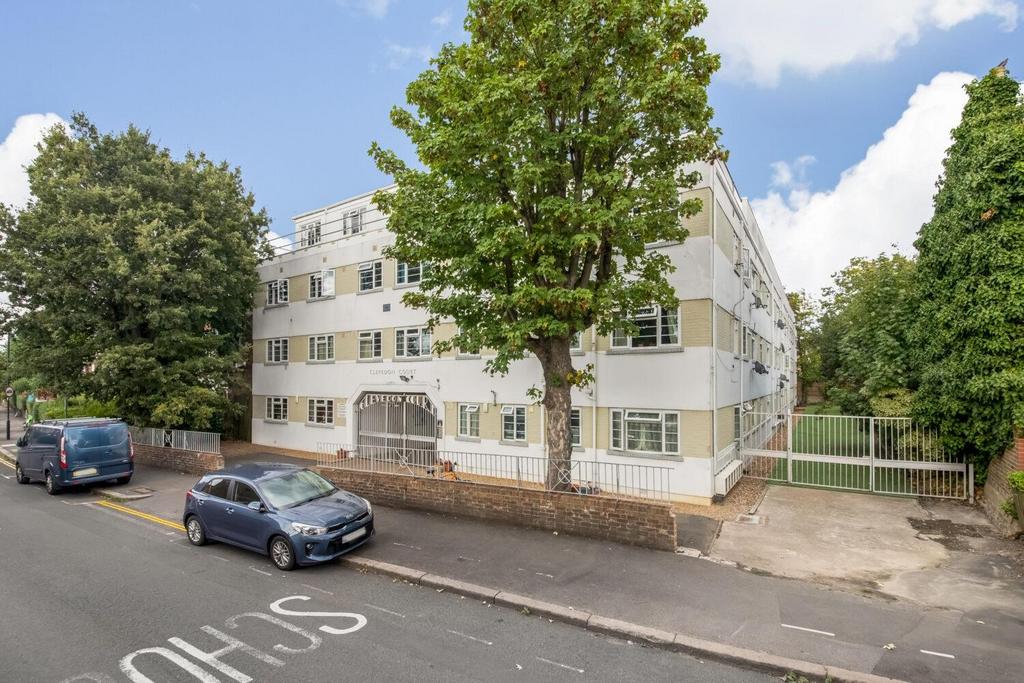Clive Road, Dulwich, London, SE21 1 bed apartment for sale £230,000