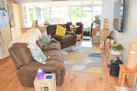 2 bedroom bungalow for sale - Skelldale View, Ripon, Harrogate, North Yorkshire, HG4 1UJ