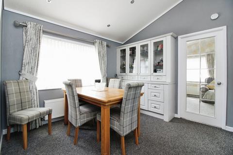 2 bedroom park home for sale, Oakwood Court, Bordon, Hampshire, GU35