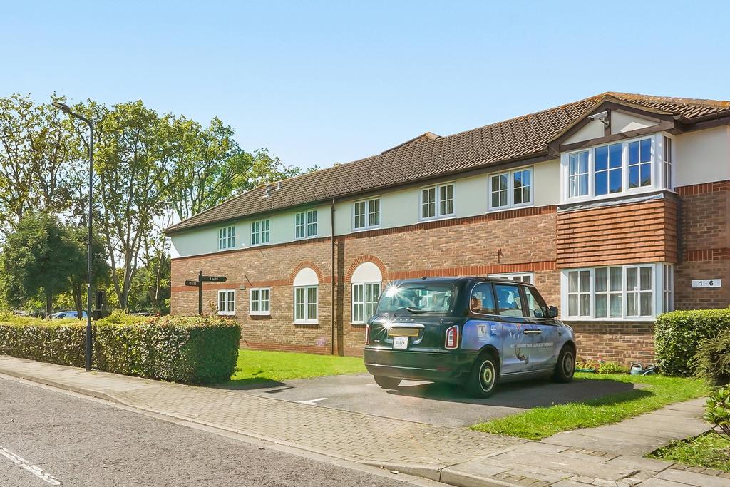 Campbell Gordon Way, Dollis Hill, NW2 2 bed flat £475,000