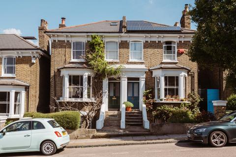 15 Ashmead Road, London, SE8 4DY